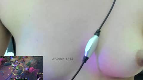 Vaiolet1314 online show from February 21, 6:14 am