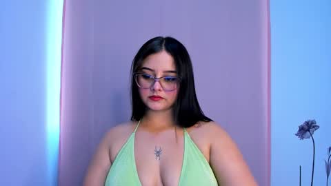 Snapshot of val_ferrer chatting on September 19, 10:31 pm Valeria online show from September 19, 10:31 pm