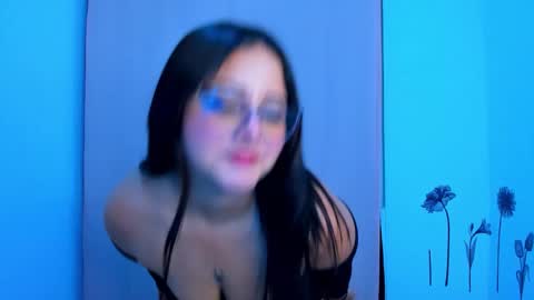 Snapshot of val_ferrer chatting on September 22, 12:53 am Valeria online show from September 22, 12:53 am