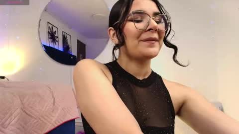 Tifanny  online show from November 18, 7:48 pm