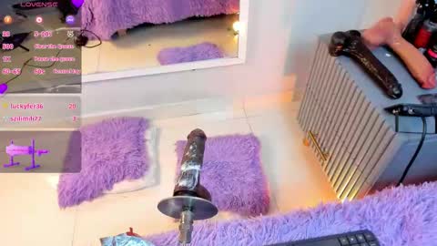 Mia  online show from March 7, 10:28 pm