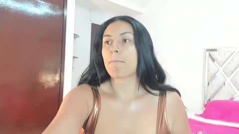 Valen online show from December 1, 1:47 pm