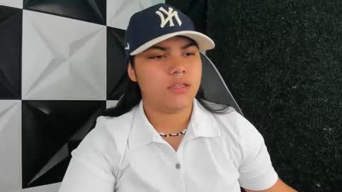 valeri_harpers4 online show from March 21, 4:28 am