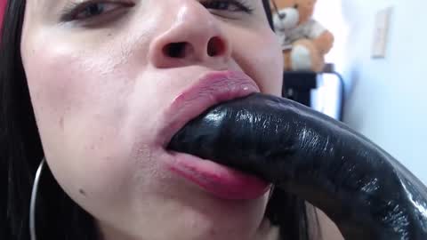 Snapshot of valeria_fiery chatting on January 13, 11:27 pm VALERIA online show from January 13, 11:27 pm