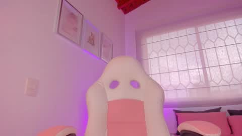    online show from November 11, 9:45 pm