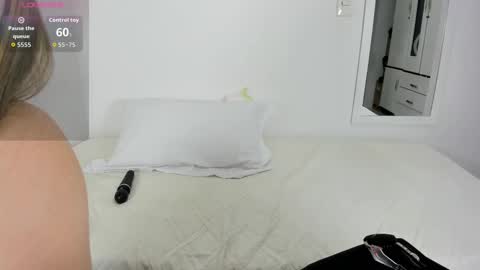 valerialoren online show from October 31, 3:52 am