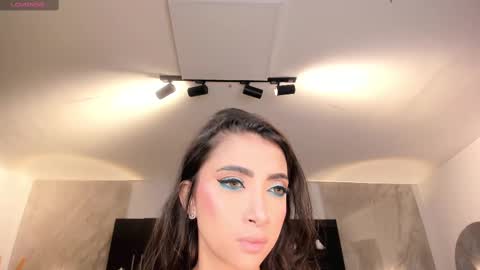 Snapshot of valeriavelvet chatting on March 4, 11:51 am Vale online show from March 4, 11:51 am