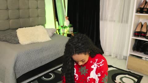 Snapshot of valeriebony chatting on December 16, 4:02 am Valerie Style3 online show from December 16, 4:02 am