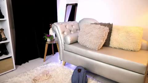 Snapshot of valeriebony chatting on September 24, 4:33 am Valerie Style3 online show from September 24, 4:33 am