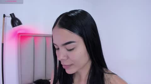 Cris  online show from November 28, 5:05 pm