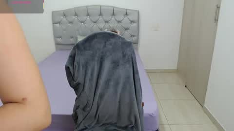 Snapshot of valery_alejo chatting on October 22, 4:39 am valeria online show from October 22, 4:39 am