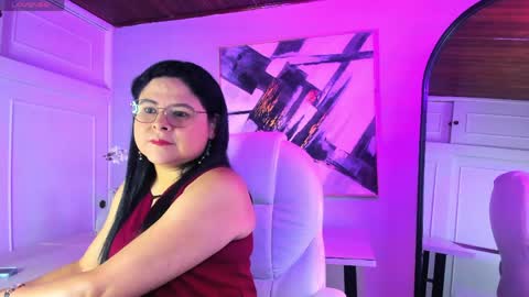 valery_lux_ online show from April 20, 12:52 pm