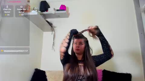 Snapshot of valeryjohanson chatting on October 21, 1:42 am Valery online show from October 21, 1:42 am