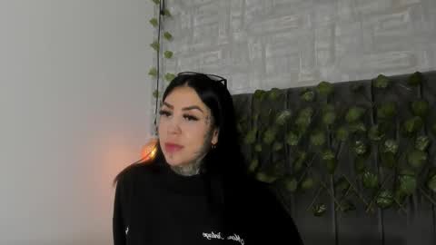 valerykat_ online show from November 10, 1:28 pm