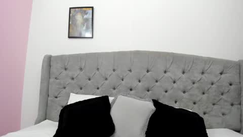 Snapshot of valesskahall chatting on February 26, 11:43 am Valesskahall online show from February 26, 11:43 am