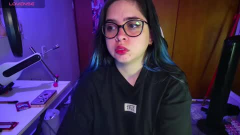 Im Violet online show from February 21, 11:01 am