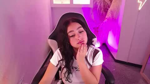 vallolett__ online show from March 2, 7:09 pm