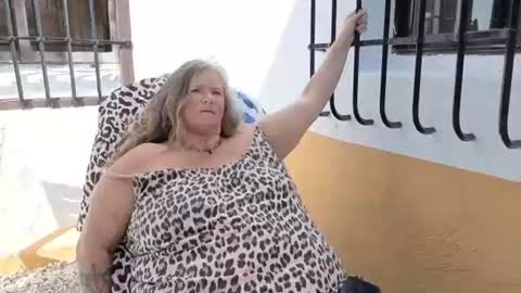 vampwoman online show from October 8, 2:10 pm