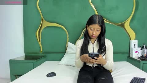 Snapshot of vanelin18 chatting on October 3, 4:12 pm Vane online show from October 3, 4:12 pm
