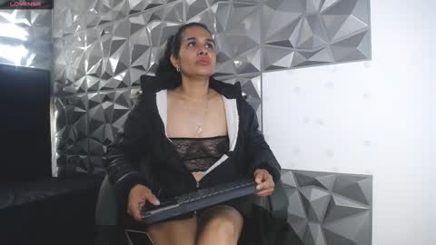 Vanessa online show from November 28, 8:01 pm