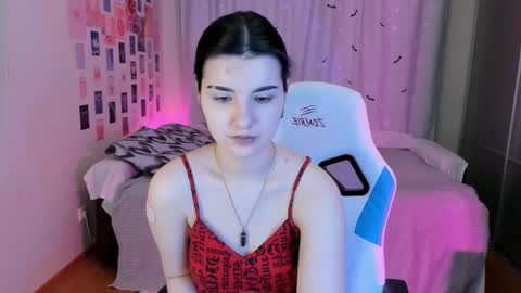 Snapshot of vanessa_brills chatting on February 22, 9:21 pm Vanessa online show from February 22, 9:21 pm