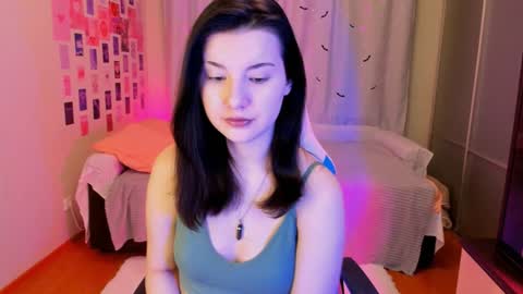 Snapshot of vanessa_brills chatting on December 7, 9:22 pm Vanessa online show from December 7, 9:22 pm