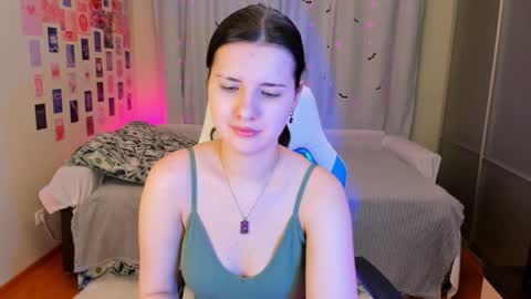 Snapshot of vanessa_brills chatting on January 7, 9:14 pm Vanessa online show from January 7, 9:14 pm