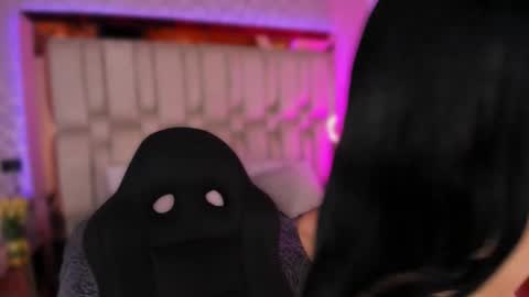 vanessaduval online show from October 12, 3:53 am