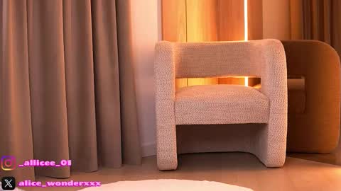 Vanessa Simon online show from March 21, 6:18 am