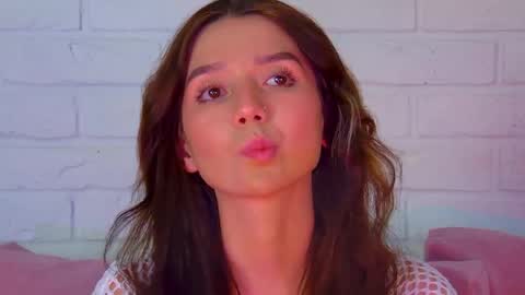 VanessaVienne online show from March 27, 4:30 pm