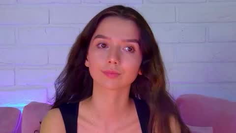 VanessaVienne online show from March 13, 4:30 pm