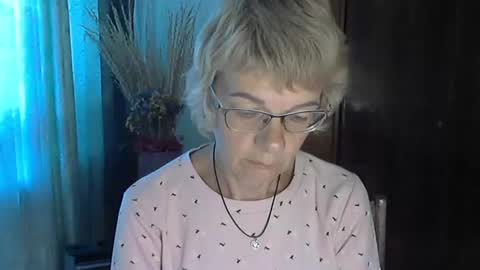 Snapshot of vanillaxcreamy chatting on October 2, 1:16 pm Vanillaxcreamy online show from October 2, 1:16 pm