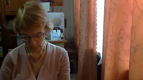 Snapshot of vanillaxcreamy chatting on February 17, 11:13 am Vanillaxcreamy online show from February 17, 11:13 am