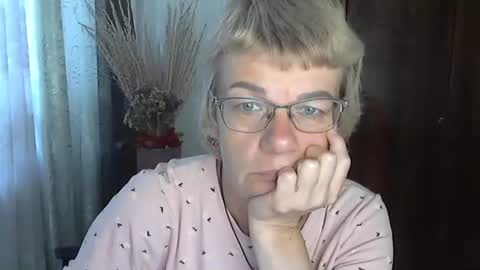 Snapshot of vanillaxcreamy chatting on October 18, 12:41 pm Vanillaxcreamy online show from October 18, 12:41 pm