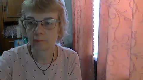Snapshot of vanillaxcreamy chatting on March 5, 9:27 am Vanillaxcreamy online show from March 5, 9:27 am
