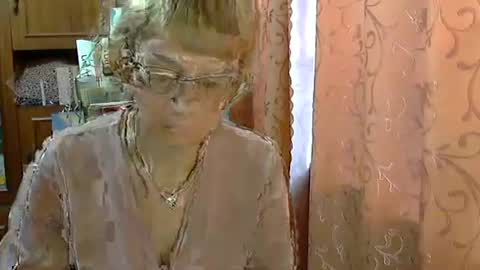 Snapshot of vanillaxcreamy chatting on February 14, 6:45 am Vanillaxcreamy online show from February 14, 6:45 am