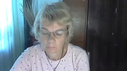 Snapshot of vanillaxcreamy chatting on October 5, 12:10 pm Vanillaxcreamy online show from October 5, 12:10 pm