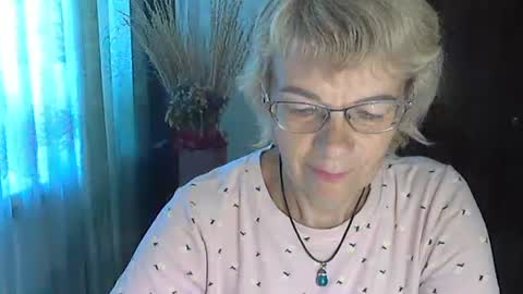 Snapshot of vanillaxcreamy chatting on September 26, 8:45 am Vanillaxcreamy online show from September 26, 8:45 am