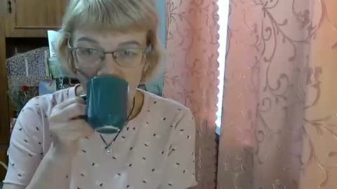 Snapshot of vanillaxcreamy chatting on December 5, 9:28 am Vanillaxcreamy online show from December 5, 9:28 am