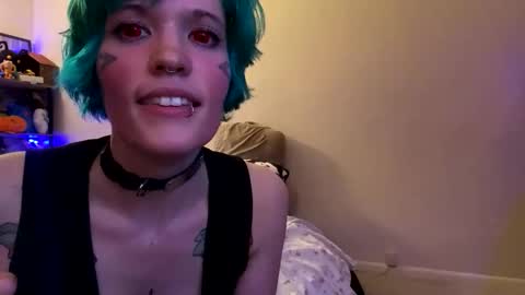 Vault Slut 111  online show from January 13, 7:25 am