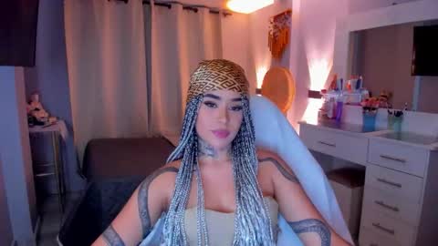 Vayolett Bass online show from March 4, 5:25 am