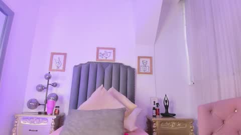   online show from September 24, 11:42 am