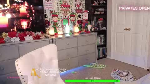 vegas_romance online show from December 14, 1:55 am