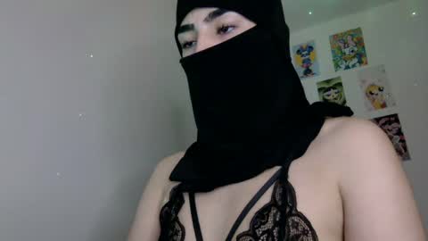 veiledamira01 online show from June 23, 10:35 am