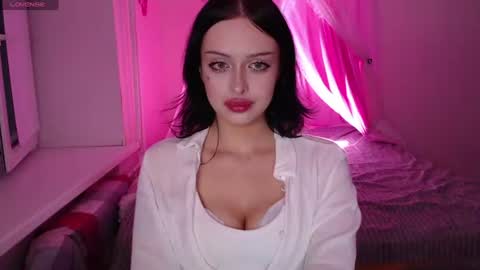 Velora online show from June 10, 5:33 pm