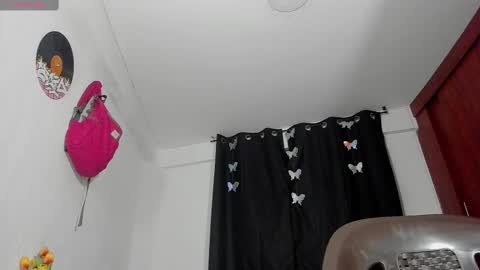 velvet_00 online show from March 5, 8:32 am