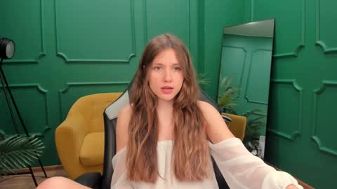 Snapshot of velvet_cherry chatting on January 12, 3:24 pm velvet_cherry online show from January 12, 3:24 pm