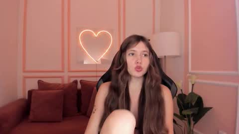 Snapshot of velvet_cherry chatting on September 19, 4:28 pm velvet_cherry online show from September 19, 4:28 pm