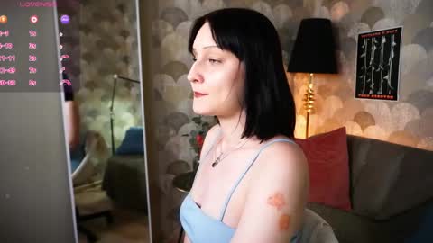 Lily online show from May 22, 9:35 pm