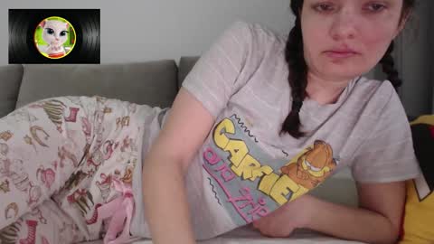 velvetmoon123 online show from February 4, 9:45 am